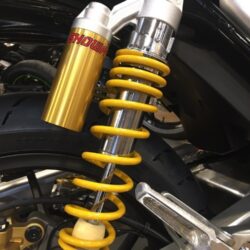 サスペンション